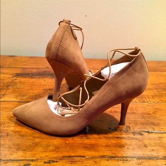 FINAL MARKDOWN New Taupe 3” Heel - Picture 2 of 4